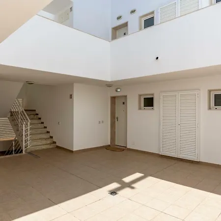 Flh Garden Flat Daire